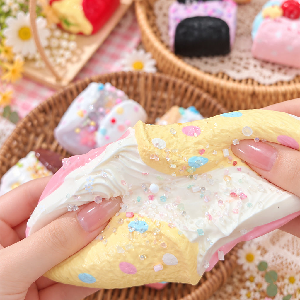 taonini-クリームケーキロール　クリーム泥感 食品グレードシリコン もちもちスクイーズ 癒やし系おもちゃ スイーツ型