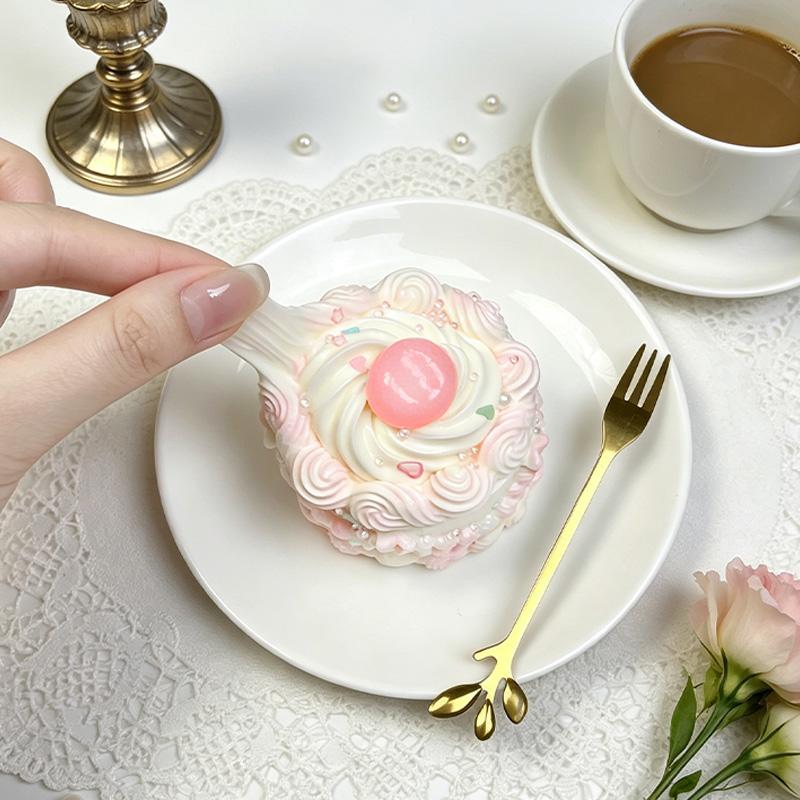 3 個ご購入につき 1 個進呈「絞りクリームケーキ」　taonini 絞りクリームケーキ  泥感じ　手作り無毒 食品級シリコン スクイーズ 伸張玩具 スクイーズ ゆっくりとした反動でストレス解消になるおもちゃ